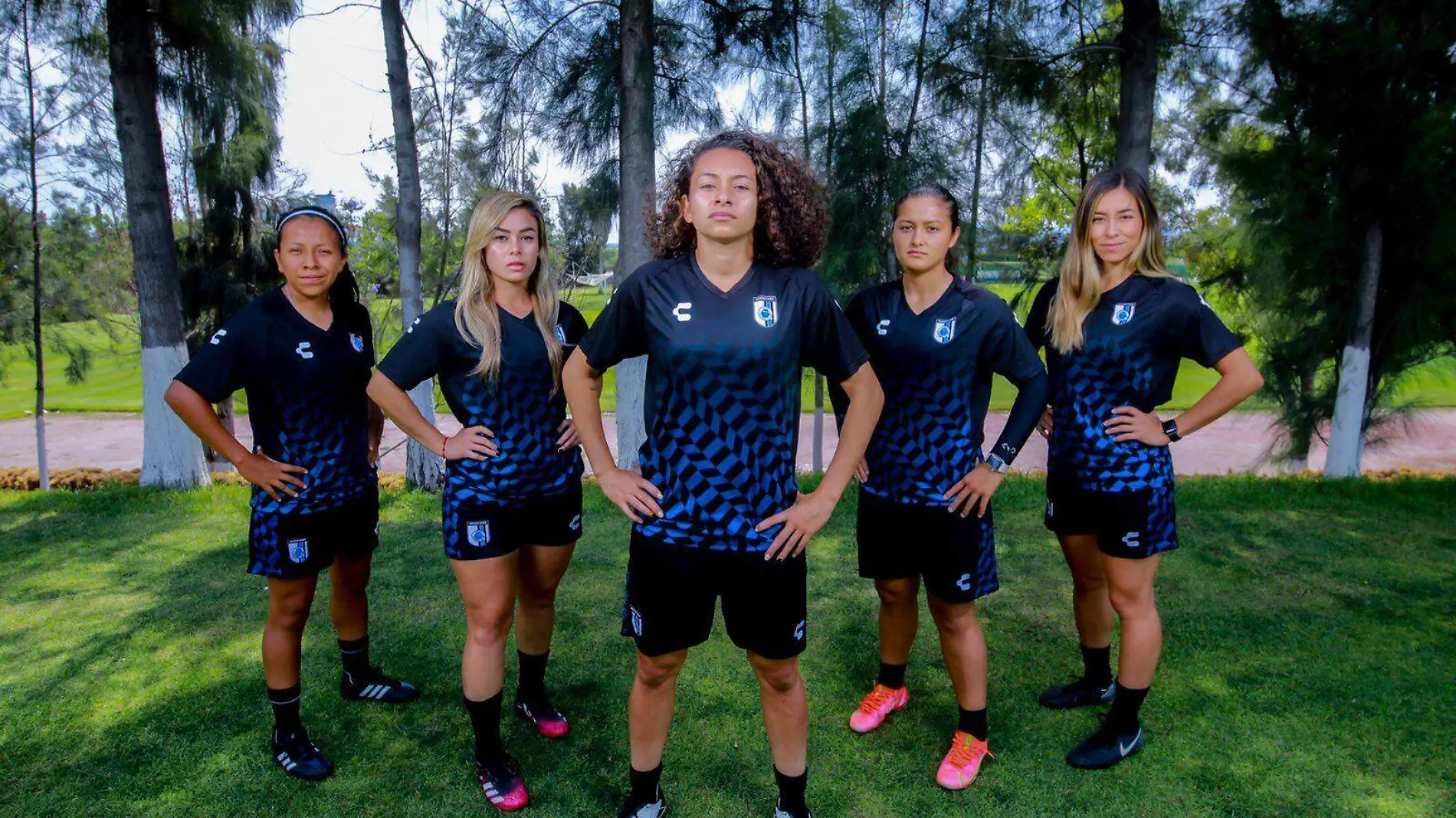 refuerzos gallos femenil